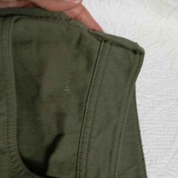 Under Armour Mens Loose Fit Nylon Cargo Pants Size 42/30 Green - Picture 8 of 11